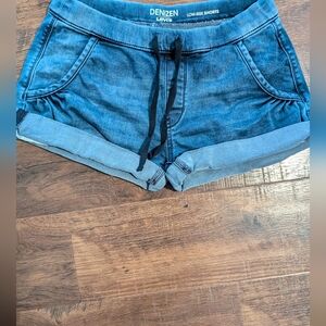 Denizen from Levi's women's shorts, size sm
